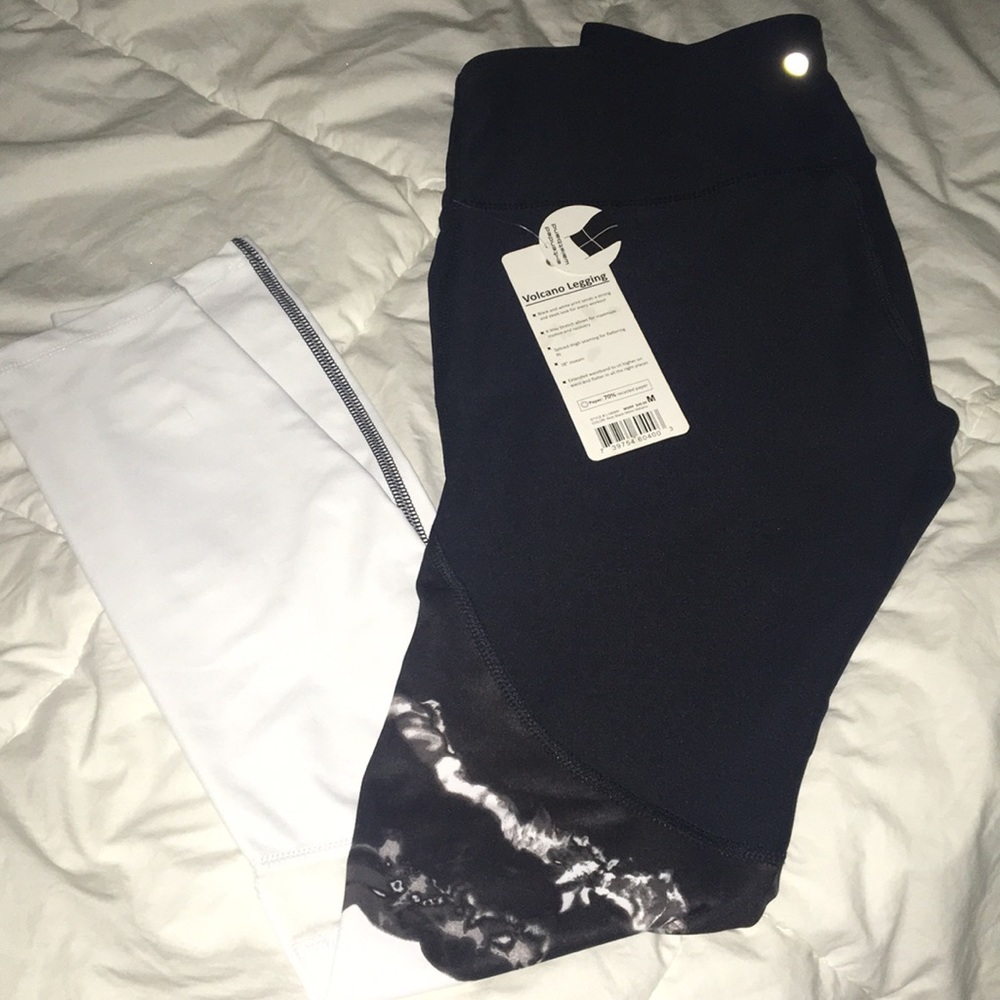 SIZE MEDIUM - Layer 8 volcano leggings